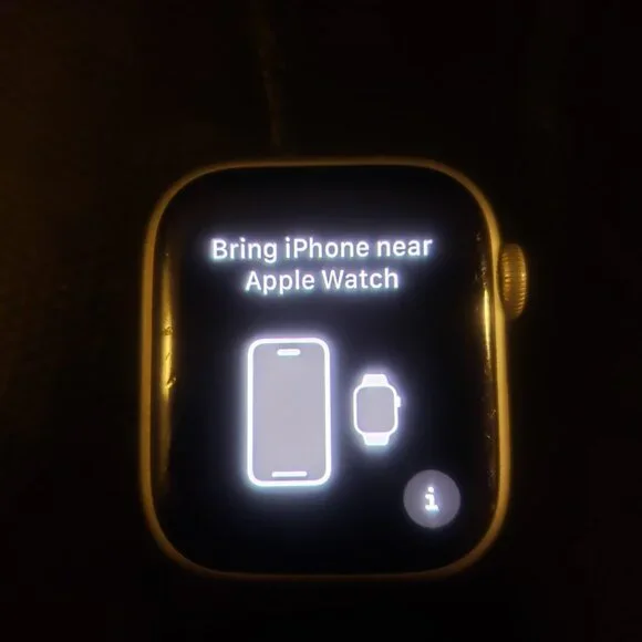 Apple Watch Series 7 – 41mm GPS + Cellular (Starlight Aluminum)